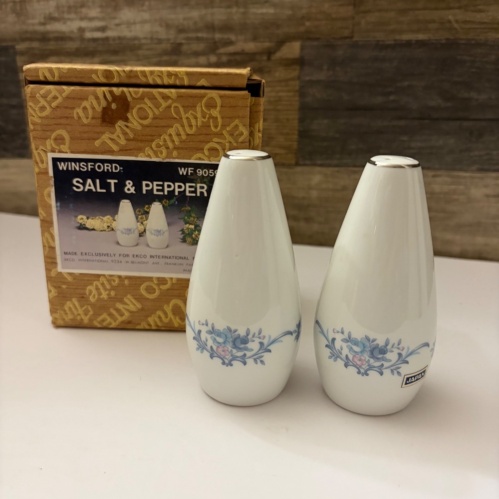 Winsford Salt and Pepper Shaker Set WF 9059 Blue Floral Fine China Japan Ekco